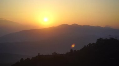 Annapurna alan turuncu gündoğumu dağ Vadisi Himalaya Dağları'nda yukarıda