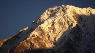 Annapurna Güney tepe ve pass Himalaya dağlarında Annapurna bölge, Nepal