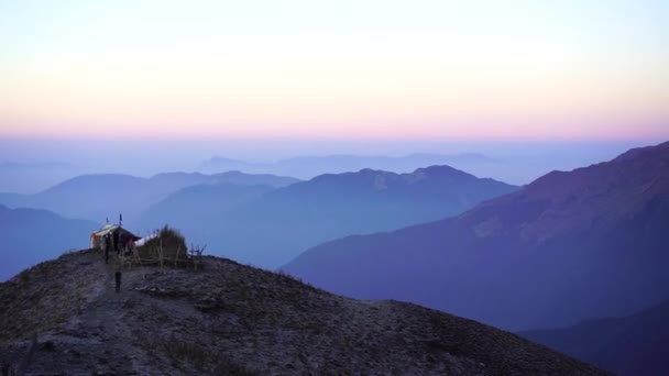 Sunrise dağ Vadisi Himalaya Dağları'nda yukarıda — Stok video