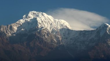 Annapurna Güney tepe ve pass Himalaya dağlarında Annapurna bölge, Nepal