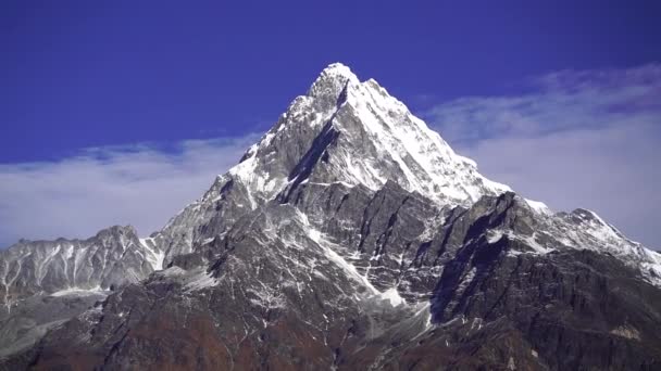Machapuchare montanha Fishtail no Himalaia gama Nepal — Vídeo de Stock