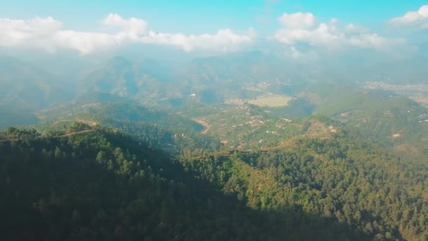 Древний буддийский монастырь в Гималаях Непал с воздуха — стоковое видео