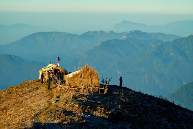 Sunrise dağ Vadisi Himalayalar aralığında Nepal 4k yukarıda