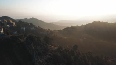 Eski Budist manastır Himalayalar Nepal--dan soluduğumuz hava