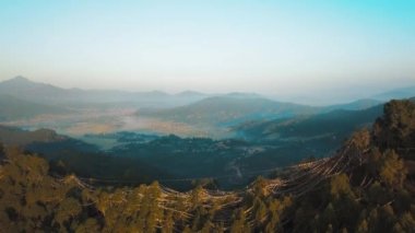 Eski Budist manastır Himalayalar Nepal--dan soluduğumuz hava