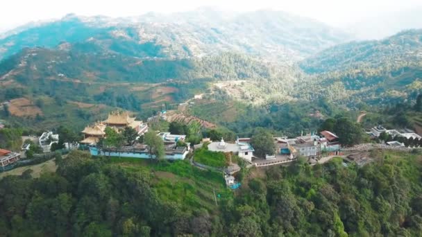 Стародавні буддійський монастир в Гімалаях Непал з повітря — стокове відео