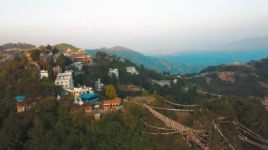 Thrangu Tashi Yangtse Manastırı Namo Buda bir dron Mavic hava 4 k dan Nepal en kutsal Budist hac siteleri olduğunu