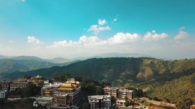 Eski Budist manastır Himalayalar Nepal--dan soluduğumuz hava