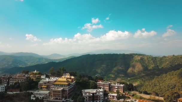 Antico monastero buddista in Himalaya Nepal dall'aria — Video Stock