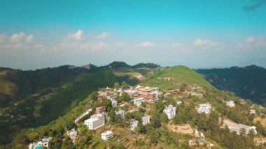 Eski Budist manastır Himalayalar Nepal--dan soluduğumuz hava