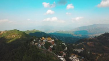 Eski Budist manastır Himalayalar Nepal--dan soluduğumuz hava