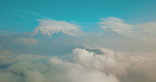 Annapurna 和 machapuchare 山鱼尾巴在喜马拉雅山山脉尼泊尔从空气4k — 图库视频影像