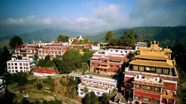 Antigo mosteiro budista no Himalaia Nepal a partir do ar — Fotografia de Stock