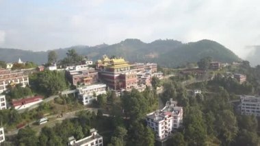 Eski Budist manastır Himalayalar Nepal--dan soluduğumuz hava