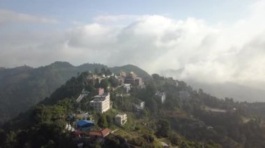 Eski Budist manastır Himalayalar Nepal--dan soluduğumuz hava