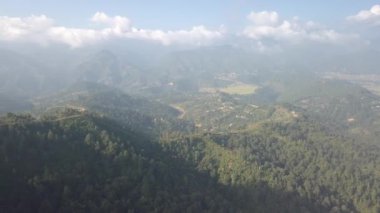 Eski Budist manastır Himalayalar Nepal--dan soluduğumuz hava