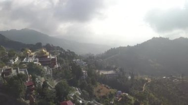 Eski Budist manastır Himalayalar Nepal--dan soluduğumuz hava