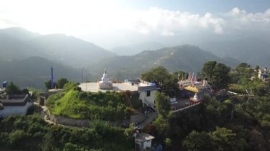 Eski Budist manastır Himalayalar Nepal--dan soluduğumuz hava