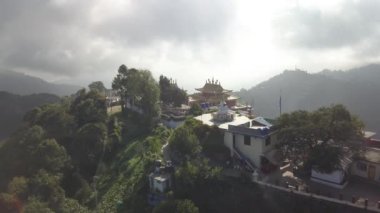 Eski Budist manastır Himalayalar Nepal--dan soluduğumuz hava