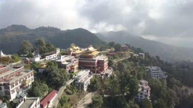 Eski Budist manastır Himalayalar Nepal--dan soluduğumuz hava