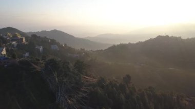 Eski Budist manastır Himalayalar Nepal--dan soluduğumuz hava