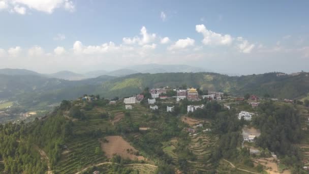 Antiguo monasterio budista en Himalaya Nepal desde el aire — Vídeos de Stock