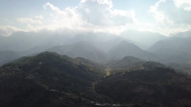 Puesta de sol sobre montaña en valle Himalaya — Vídeo de stock