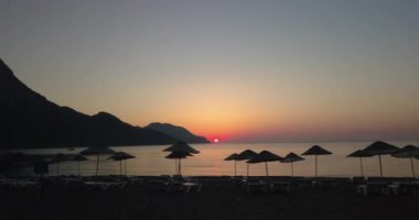 Sunrise siluet sahilde Türkiye