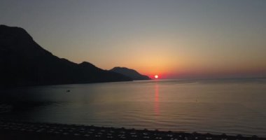 Sunrise siluet sahilde Türkiye