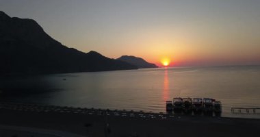 Sunrise siluet sahilde Türkiye