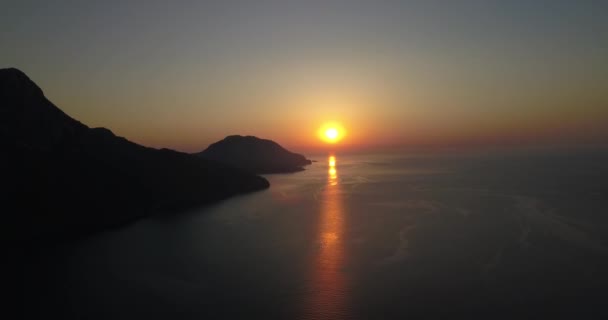 Silueta del amanecer en la playa Turquía — Vídeos de Stock