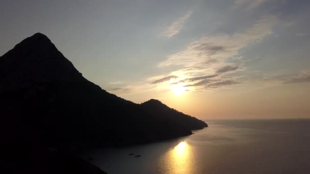 Sonnenaufgang Silhouette am Strand Türkei — Stockvideo