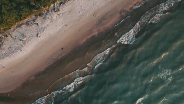 Tramonto vicino alla costa Mar Baltico Jurkalne Vista aerea Lettonia — Video Stock