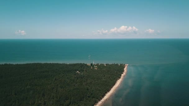 Vista aérea del cabo Kolka, Mar Báltico, Letonia — Vídeo de stock