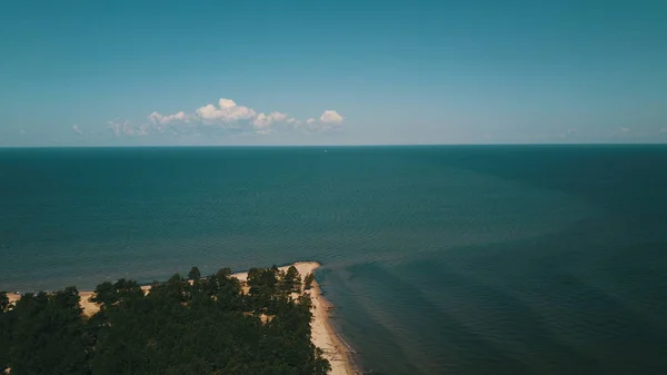 Letecký pohled na mysu Kolka, Baltské moře, Lotyšsko — Stock fotografie