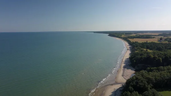 Widok lotniczy wybrzeża Jurkalne Morze Bałtyckie Łotwa — Zdjęcie stockowe