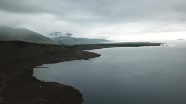 Yaz aylarında Baykal Gölü'nde drone'dan gün doğumu — Stok video