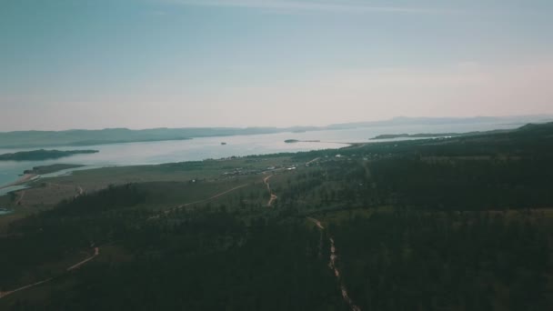 空気から見たサルマ渓谷のバイカル湖シベリアを眺め — ストック動画