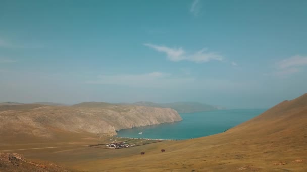 Aja-Tal Blick auf den Baikalsee Sibirien aus der Luft — Stockvideo