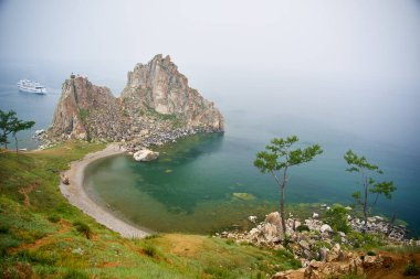 Baykal Gölü. Yaz Şamanka Olhun Adası