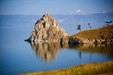 Baykal Gölü. Yaz Şamanka Olhun Adası