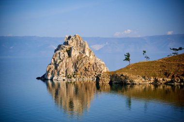 Baykal Gölü. Yaz Şamanka Olhun Adası