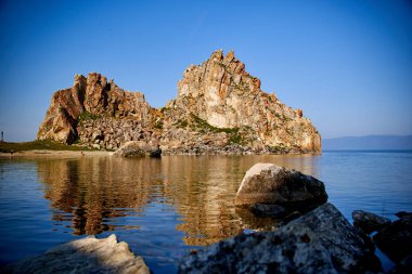 Baykal Gölü. Yaz Şamanka Olhun Adası