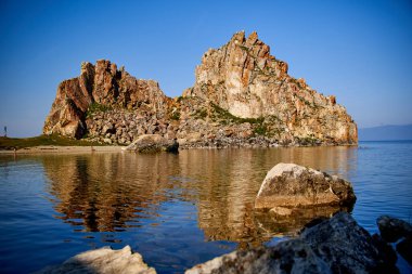 Baykal Gölü. Yaz Şamanka Olhun Adası