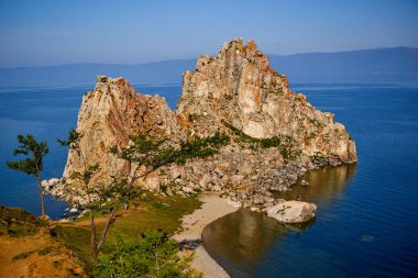 Baykal Gölü. Yaz Şamanka Olhun Adası