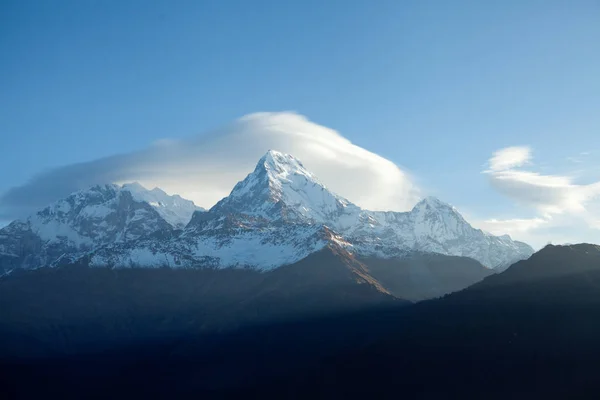 布尔纳山顶在喜马拉雅山范围, 布尔纳地区, 尼泊尔 — 图库照片