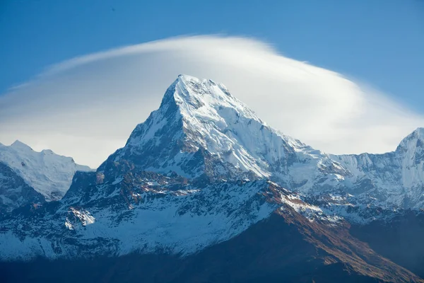 布尔纳山顶在喜马拉雅山范围, 布尔纳地区, 尼泊尔 — 图库照片