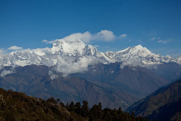 Annapurna piek in het bereik van de Himalaya, Annapurna-regio, Nepal — Stockfoto