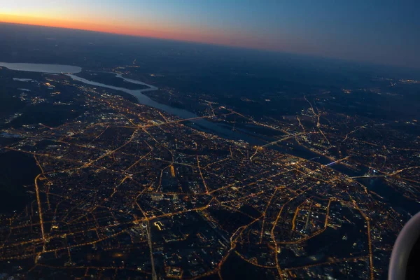 Ρίγα, πρωτεύουσα της Λετονίας. Ώρα ανατολής της εναέριας προβολής — Φωτογραφία Αρχείου