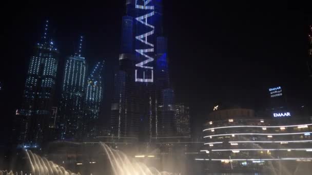 February 29, 2020 - Dubai, UAE - show fountain next to Burj Khalifa — Stock Video